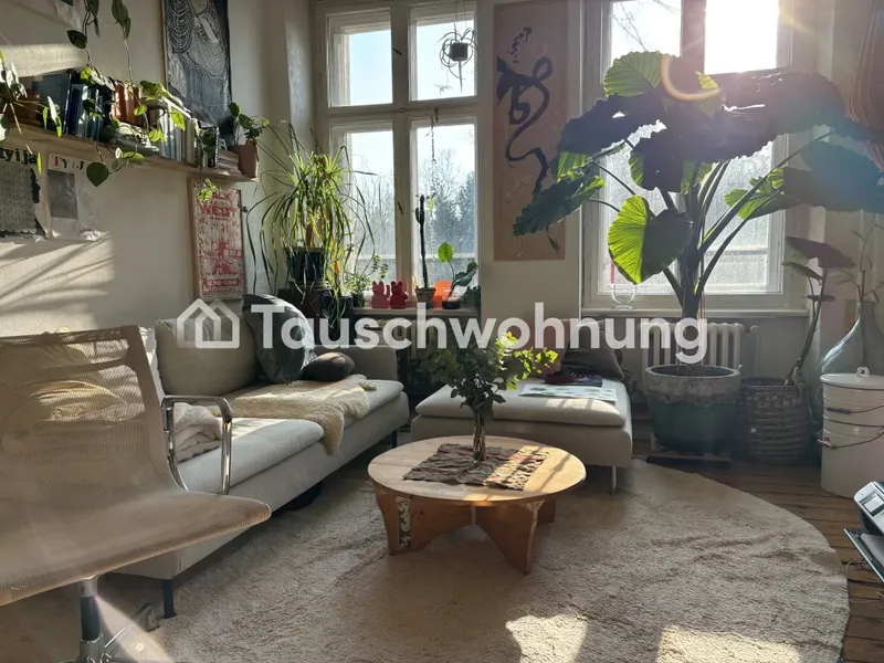 Tauschwohnung: Heller 2Z Altbau mit kleinem Balkon im Rollbergkiez — photo 1